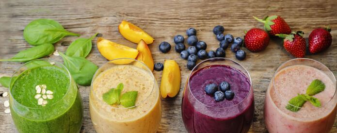 ผลไม้ เบอร์รี่ และผักโขมเหมาะสำหรับทำสมูทตี้เพื่อสุขภาพ